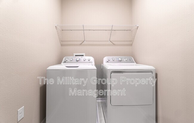 Building Photo - 246 Cherry Elm Dr