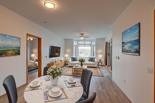 Primary Photo - 301 Harbour Town Dr