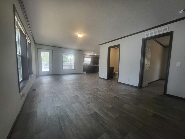 Building Photo - 212 Tollview Rd