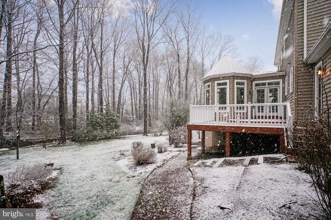 Building Photo - 4623 University Dr