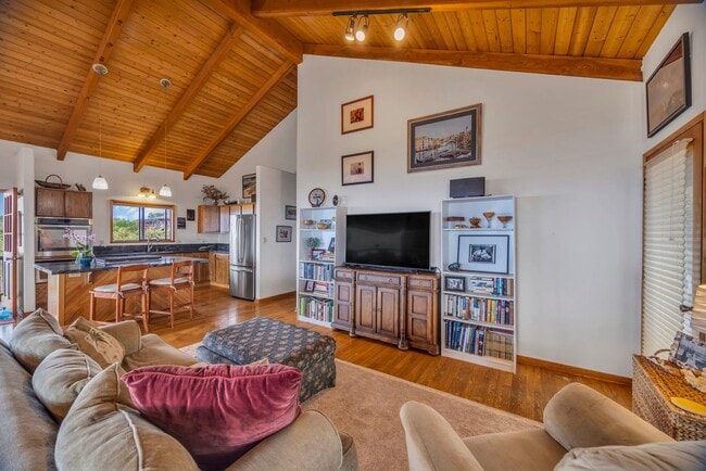Primary Photo - Fully Furnished 4BR in Kula. Garage, Bonus...