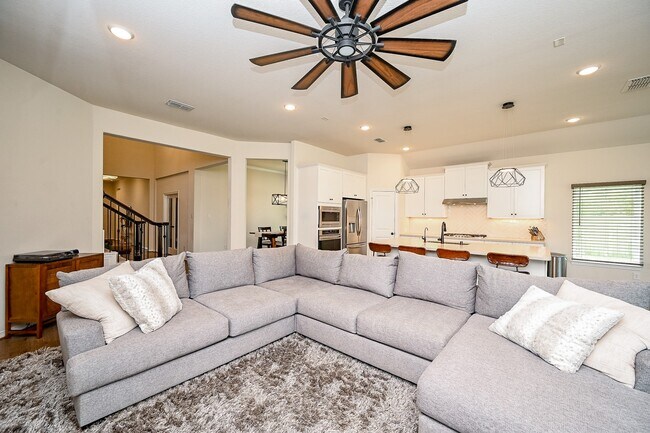 Building Photo - 30718 Parkside Passage Dr