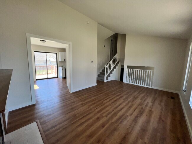 Living Room - 1817 N Evergreen Ln