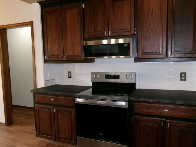 Building Photo - Pets Negotiable with Owner Approval!