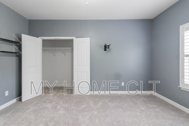 Building Photo - 8513 Loxton Cir