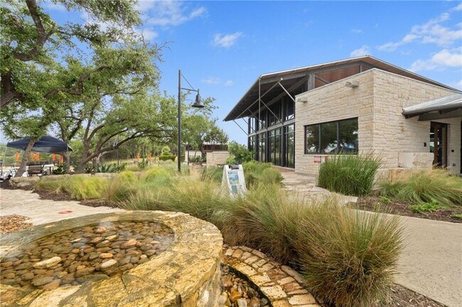Building Photo - 748 Hazy Hills Loop