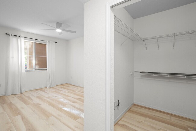 Building Photo - 11012 Legacy Dr