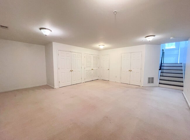 Building Photo - 10700 Heather Glen Way