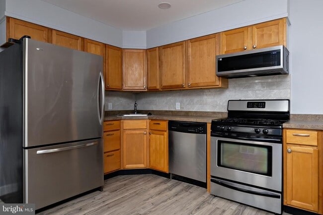 Building Photo - 130 Pulaski Ave