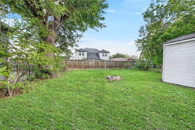 Building Photo - 6603 Conley St