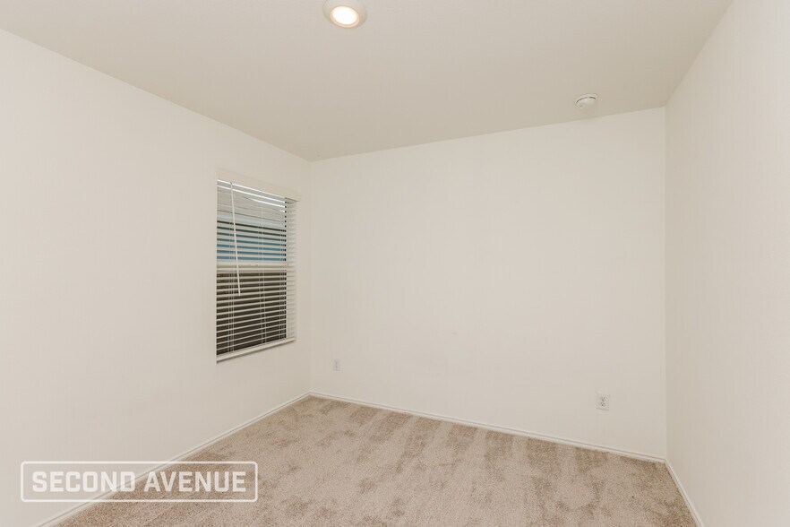 Building Photo - 6077 Determine Ln