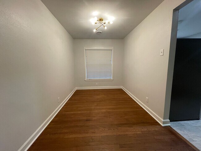 Building Photo - 1201 Norwood Rd