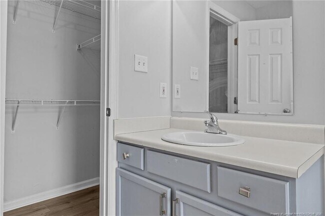 Building Photo - 7780 Buttonwood Ave