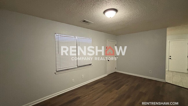 Building Photo - 1532 Silver St