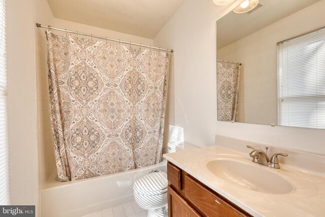 Building Photo - 10595 Blue Bell Way