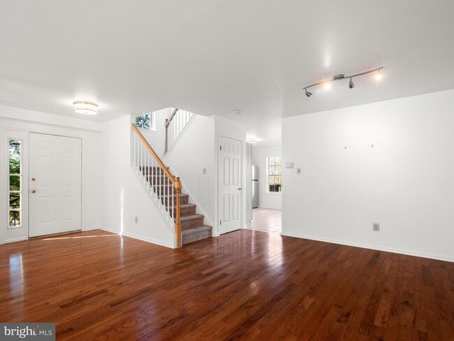 Building Photo - 109 Driftwood Ln