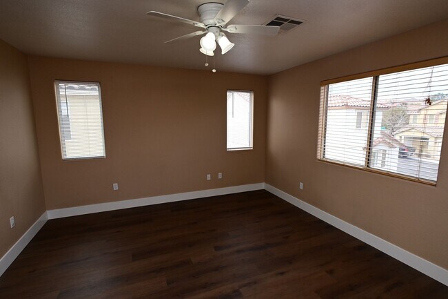 Building Photo - 10461 Chrisman Ave