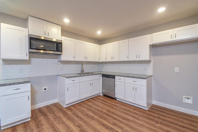 Building Photo - 6008 Wedgefield St