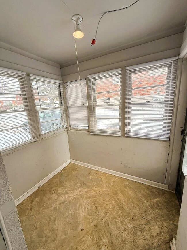 Building Photo - Spacious 2 Bedroom Rental!