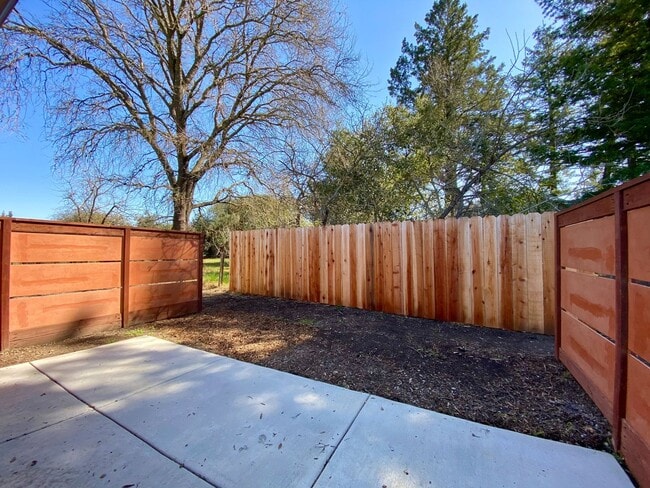 Building Photo - COMING SOON! 3 Bedrooms, 2 Bathrooms with ...
