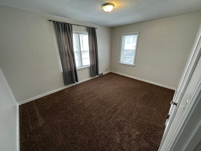 Building Photo - 5005 Glenwood St