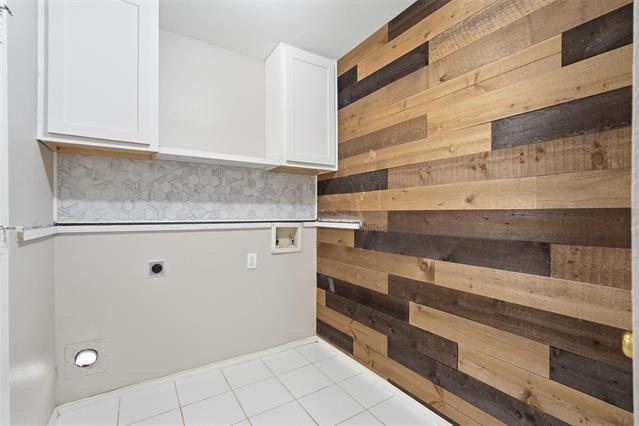 Building Photo - 1202 Defford Ln