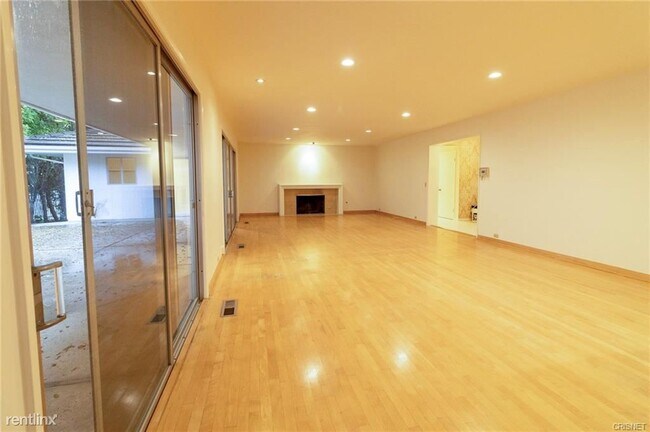 Building Photo - 3 br, 2.5 bath House - 1510 Virginia Ave