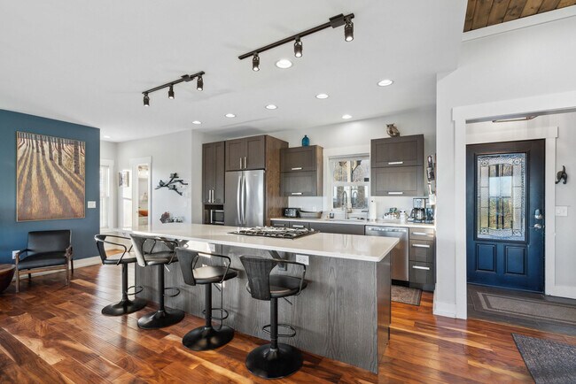 Building Photo - 140 Mystic Ridge Dr