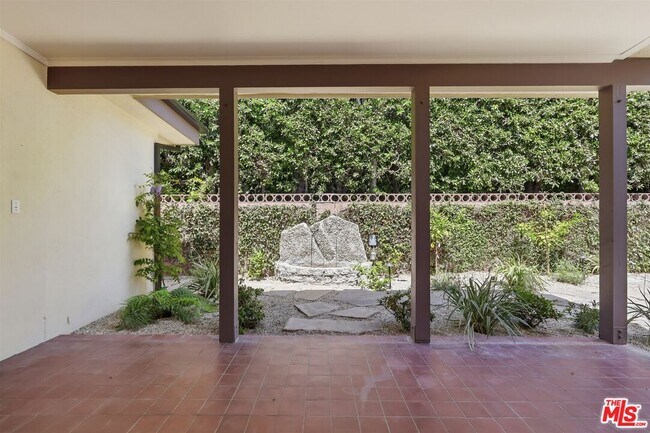 Building Photo - 444 S Windsor Blvd