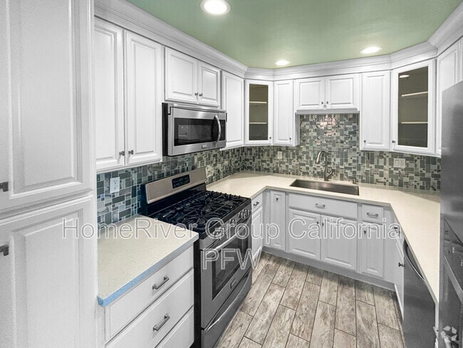 Building Photo - 31569 Lindero Canyon Rd