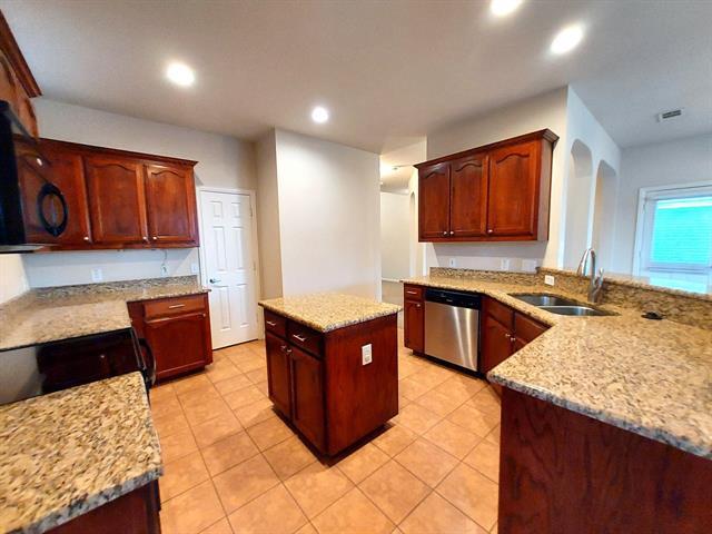 Building Photo - 12140 Thicket Bend Dr