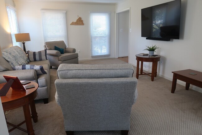 Building Photo - 4501 Deane Ct