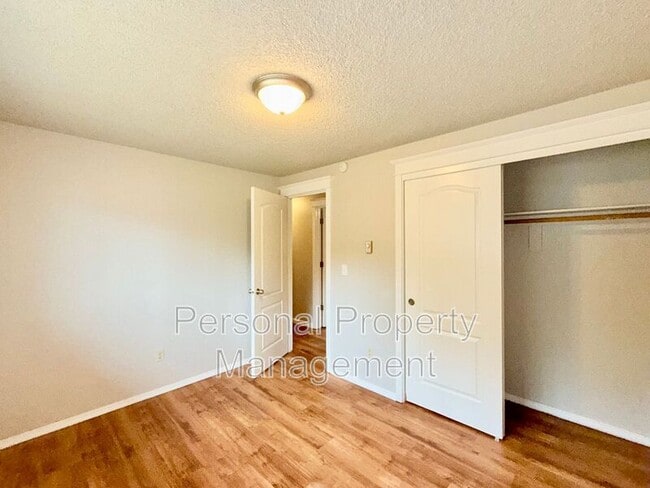 Building Photo - 4604 NE 137th Ave