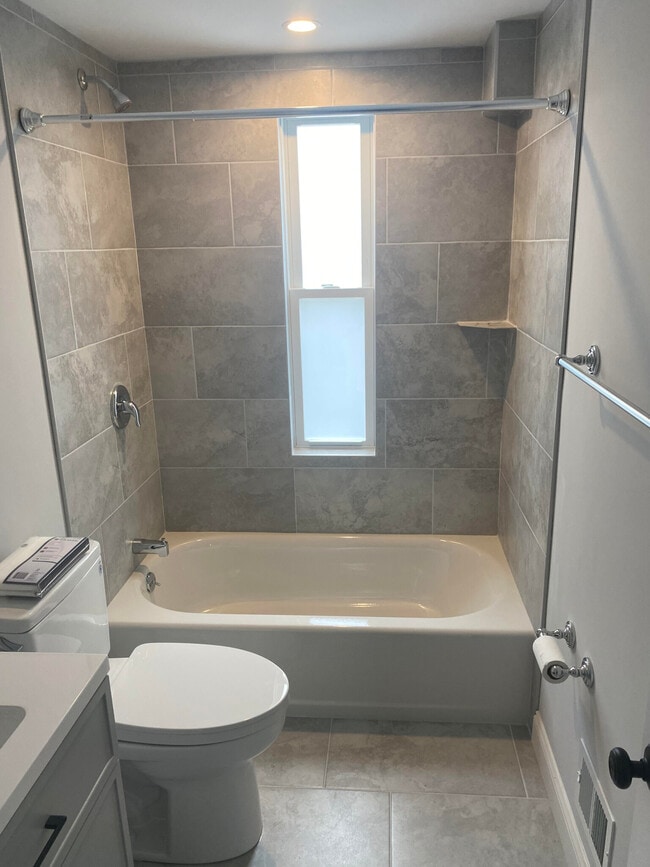Building Photo - 116 Lancaster St