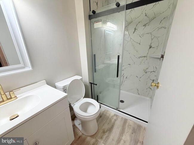 Building Photo - 694 Hickory Ridge Rd