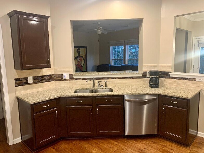 Kitchen - 1624 Caswell Pkwy