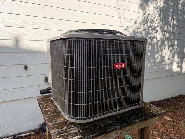 Building Photo - 114 Rearden Wy