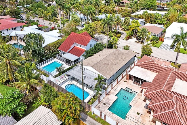 Building Photo - 1018 Adams St