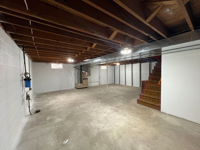 Building Photo - Click the “Apply Now” button or email wapmrentals@gmail.com for a prompt response.