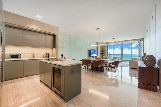 Building Photo - 18975 Collins Ave