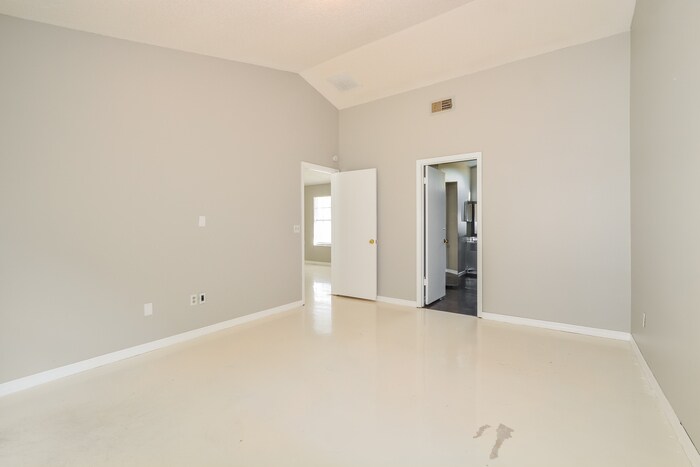 Building Photo - 1577 Fentress Ave