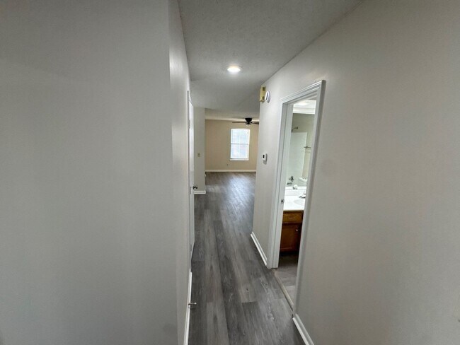 Building Photo - Duplex