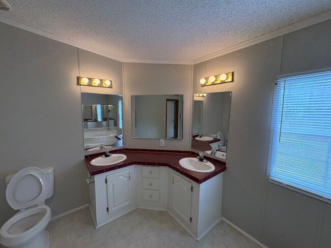 Building Photo - For Rent