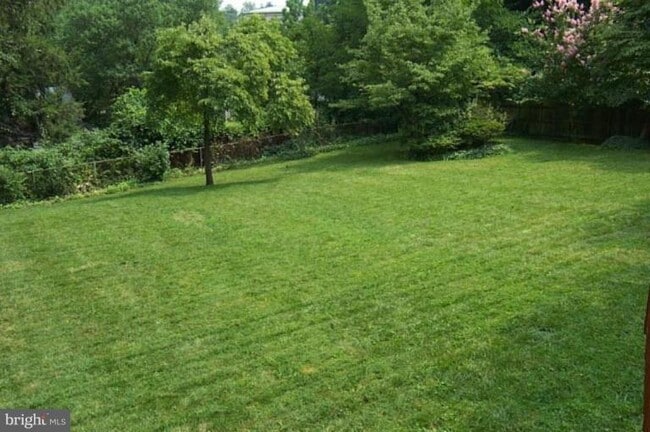 Building Photo - 9405 Locust Hill Rd