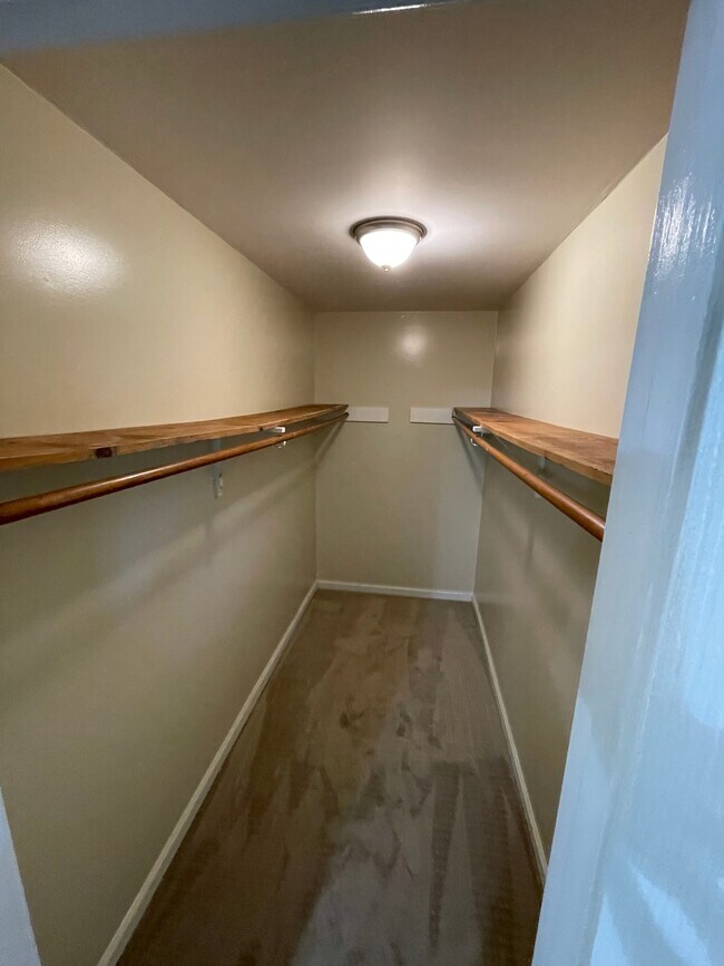 Building Photo - 2302 Woodsman Dr