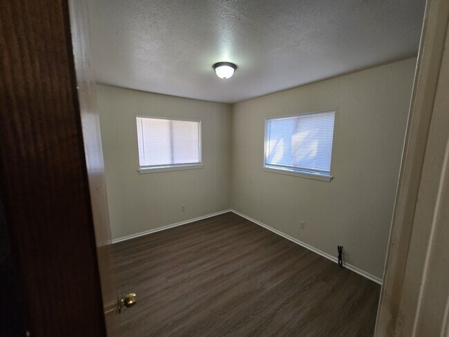 Building Photo - 7023 Greenberry Dr