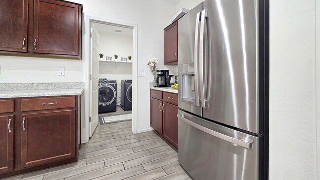 Building Photo - Beautiful and Spacious Cortana at Desert Oasis Home!! Community Pool!