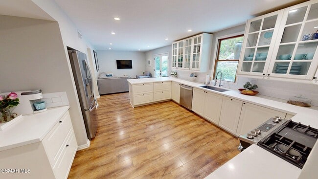Building Photo - 30621 Sandtrap Dr