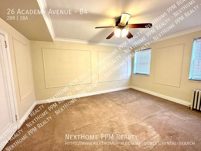 Building Photo - Great Space! Large 2 Bedroom, Heat Paid In...