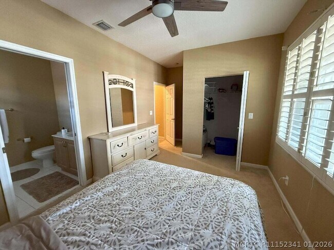 Building Photo - 328 W Coral Trace Cir